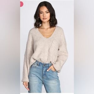 Windsor Beige/Cream Oversized V-Neck Cropped Sweater M